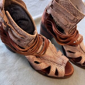 Freebird Boots “Nest”
